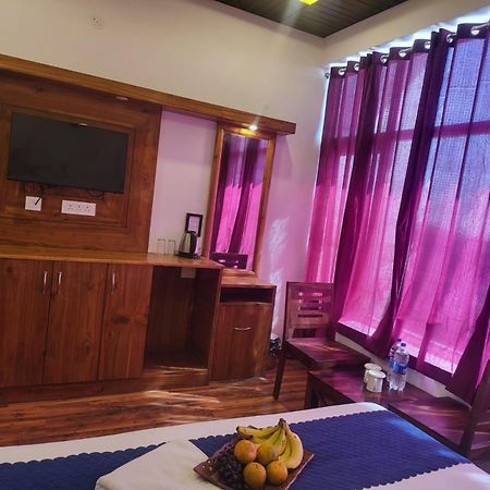 Hotel Kasauli View Cafe Restaurant Open Terrace Mountain View Dış mekan fotoğraf