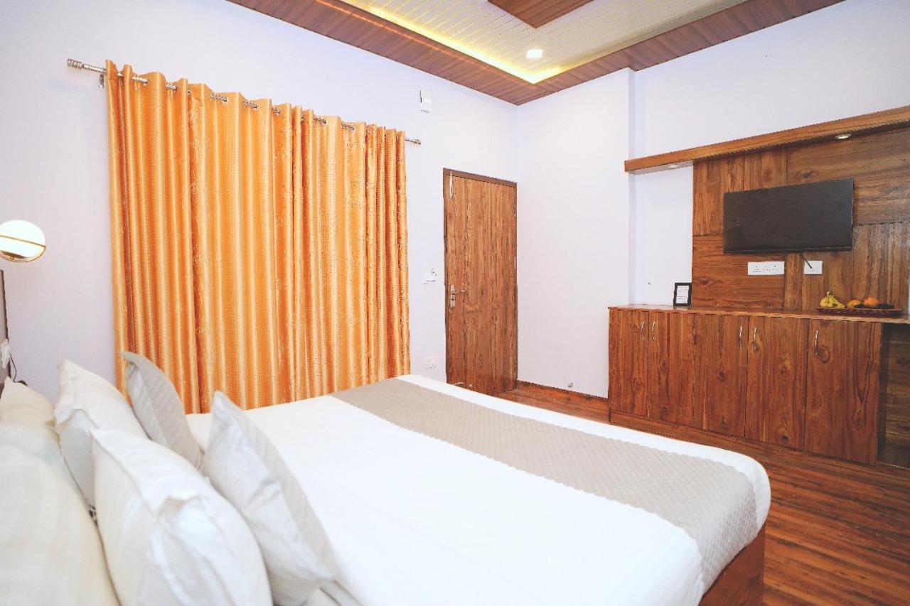 Hotel Kasauli View Cafe Restaurant Open Terrace Mountain View Dış mekan fotoğraf