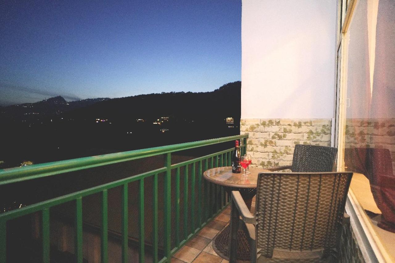 Hotel Kasauli View Cafe Restaurant Open Terrace Mountain View Dış mekan fotoğraf