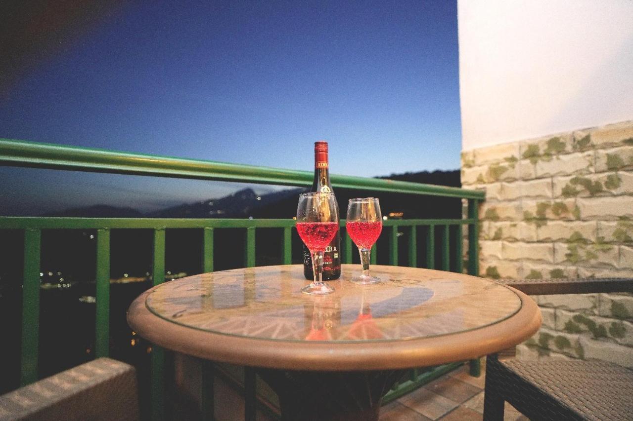Hotel Kasauli View Cafe Restaurant Open Terrace Mountain View Dış mekan fotoğraf