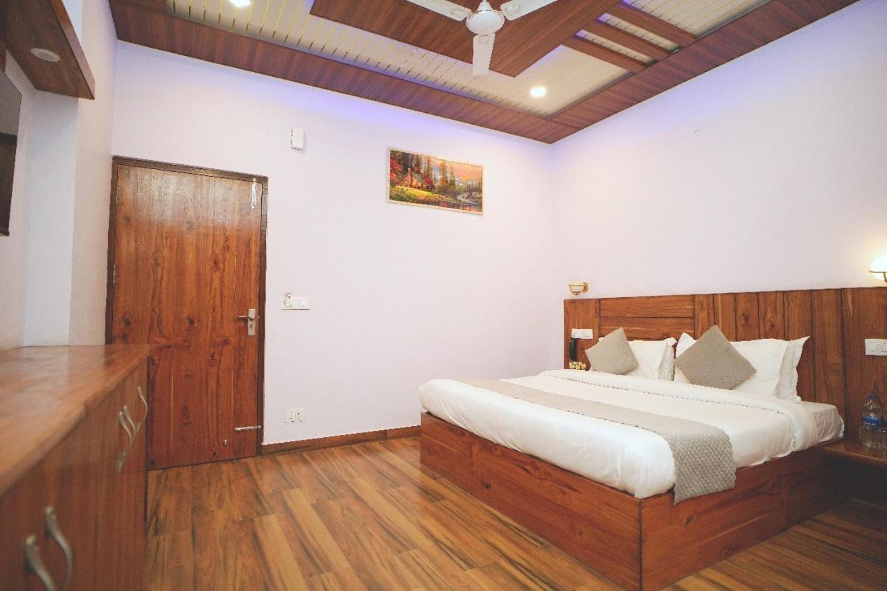 Hotel Kasauli View Cafe Restaurant Open Terrace Mountain View Dış mekan fotoğraf